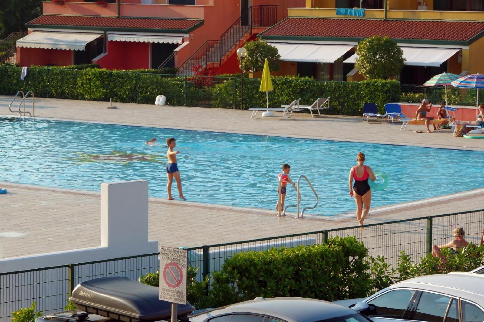 Hotel Apartments Villaggio Dei Fiori 4 Stars Luxury - Great Family Resort - Pet Friendly - With Hypermarket - Delivery Restaurant-Pizzeria - Room Breakfast With Supplement - Ultra Fast Wi-Fi - Play Area For Children - Olympic Swimming Pool - Parking 카오를레 외부 사진